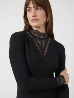 YASELLINA HOGE KRAAG TOP MET LANGE MOUWEN -YAS Kleding Winkel 26037887 Black 006